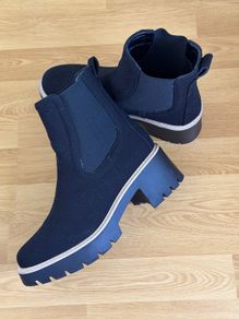 Black Chelsea Boots Size 7 Linzi Brand