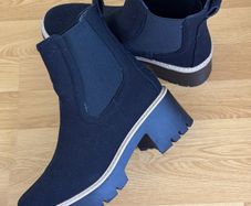 Black Chelsea Boots Size 7 Linzi Brand