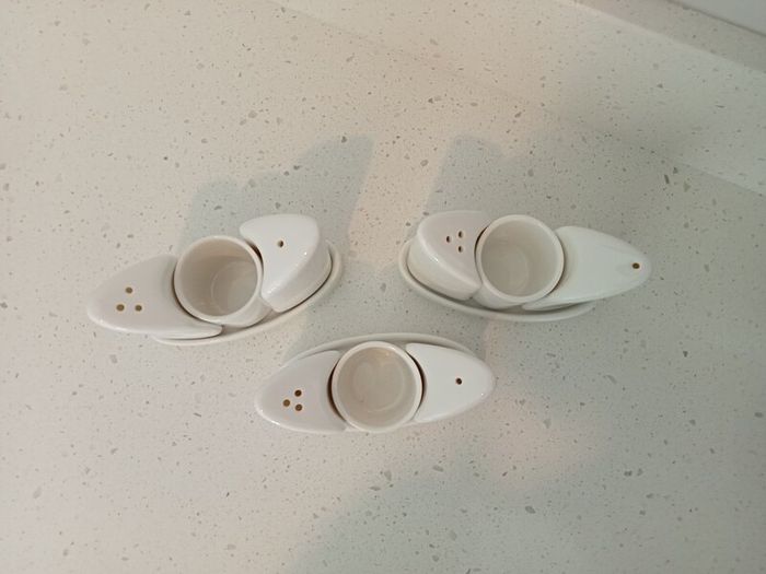3 Fine Porcelain Salt & Pepper Shakers With Toothpick Holder (12.5cm x 5.5cm x 9.5cm)