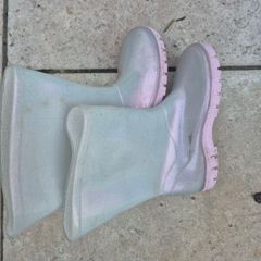 wellies