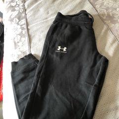 Mens under armour bottoms size M