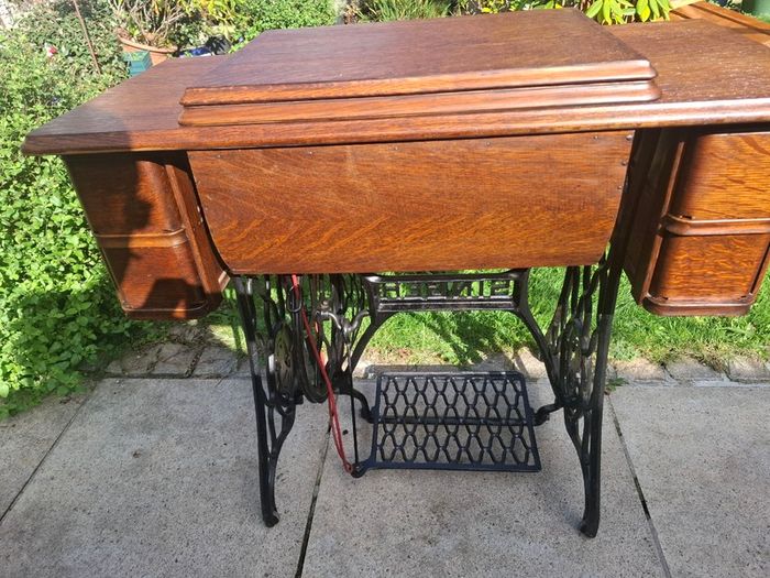 Antique Singer treadle sewing machine