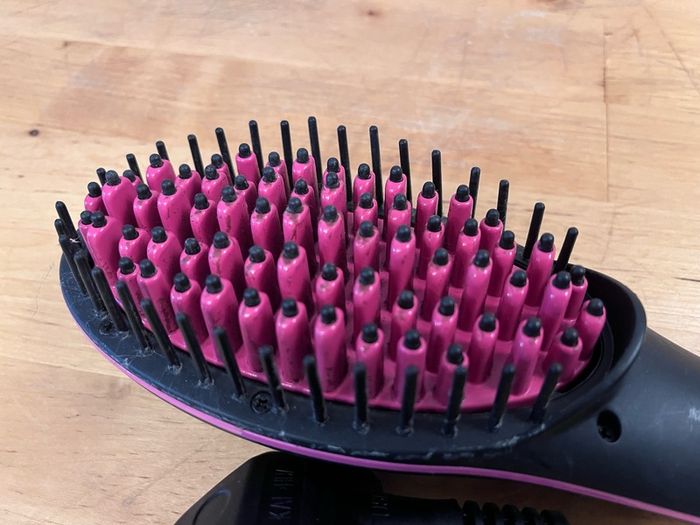Simply Straight, Ceramic hair straightening brush