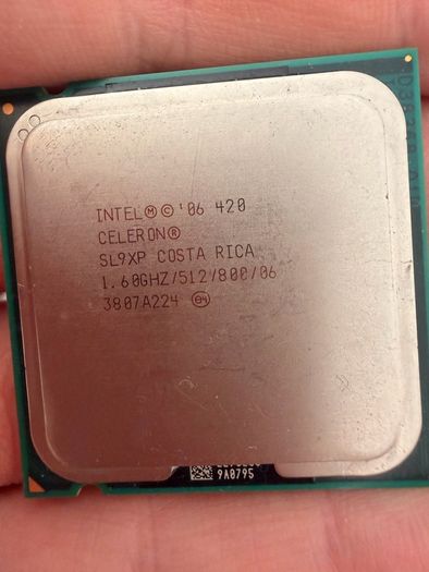Bundle of 20 Vintage Intel CPUs  Core 2 Duo Core 2 Quad Xeon Socket 775 771