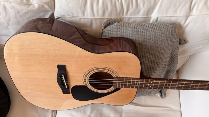 Yamaha F310 Guitar Set