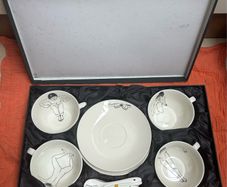 The Undressed Teacups set by Polspotten