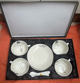 The Undressed Teacups set by Polspotten