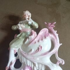 Vin.tage Porcelain Piece