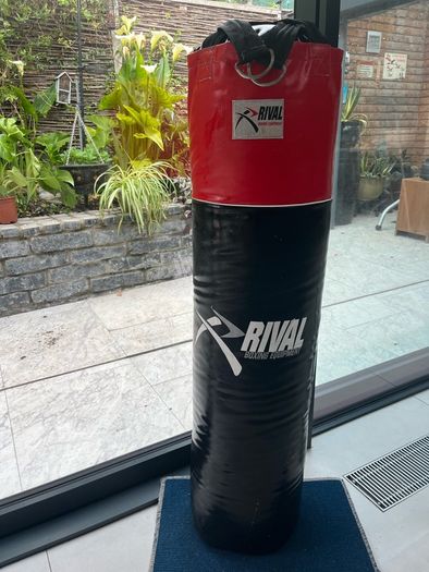 Boxing equipment punch bag