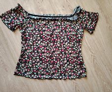 Flowery Top  Size 12