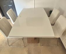 Kitchen table and 4 chairs