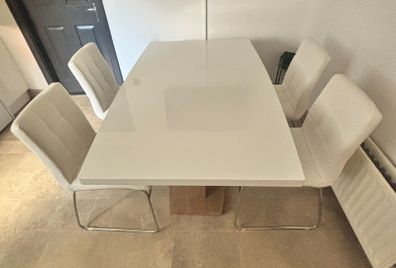 Kitchen table and 4 chairs