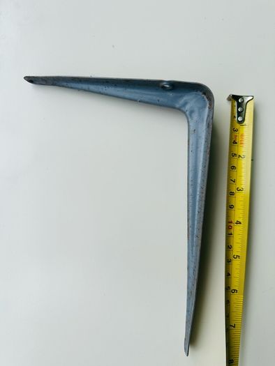 140 Steel Shelf Brackets Used - Job Lot Clearance
