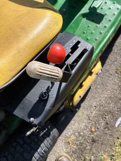 JOHN DEERE GX75 ride on lawnmower