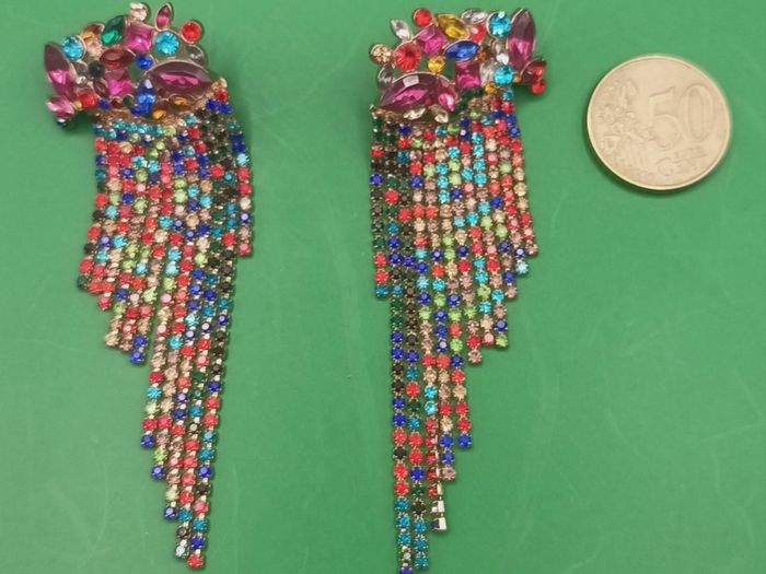 Stunning jewelled costume earrings, D18 post 3e