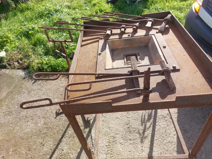 Blacksmith Forge & Tools. 350E