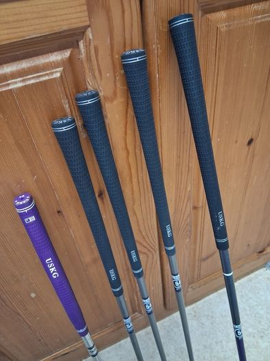Golf Clubs. Set Of US Kids Left Handed Golf Clubs For 9 To 10 Years In Very Good Condition.  Collect In Dublin Or Receive Via Post.