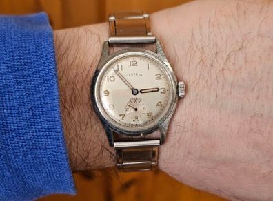 Vintage 1940s Swiss Made Neutral Military Watch Mechanical Wind up Rare Collectable