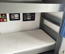Bunk beds and 2 mattresses