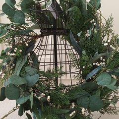 Stunning Wreath & Mannequin Set.