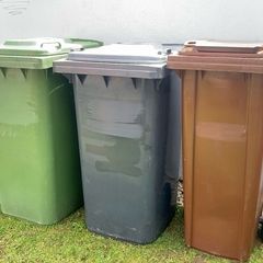 Wheelie bins - like new (read description)