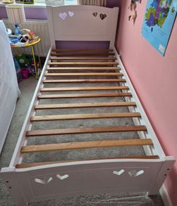 White heart bed frame