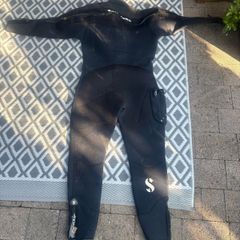 scubapro novascotia 7.5 semidry suit