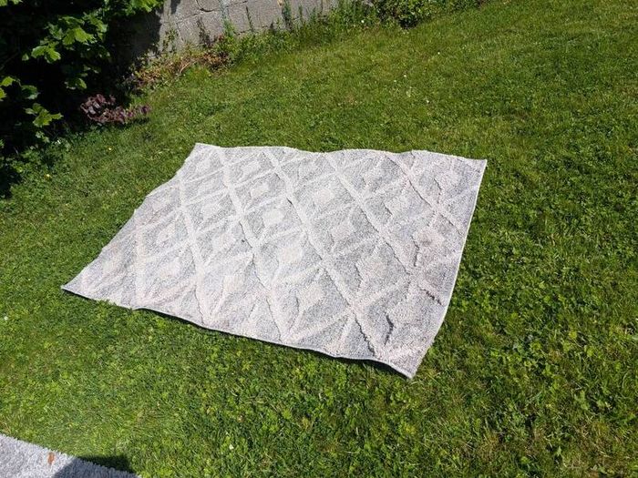 2 Rugs