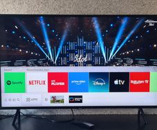 Samsung 43" QLED 4K Smart TV  Like New Condition