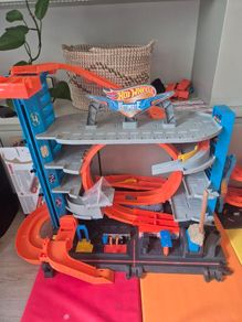 Hotwheels Ultimate Garage