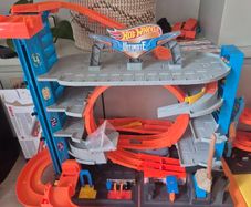 Hotwheels Ultimate Garage