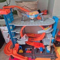Hotwheels Ultimate Garage