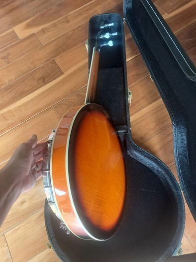 Banjo 4 string Tennessee & case