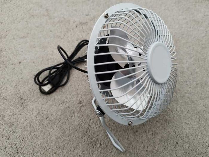 Status: 4 inches White Mini Fan USB