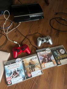 PlayStation 3 (Fat Console) Bundle 600GB HDD, 2 Controllers, 4 Games