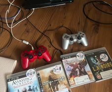 PlayStation 3 (Fat Console) Bundle 600gb HDD, 2 Controllers, 4 Games