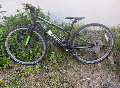 Carrera boys bike 26" wheels