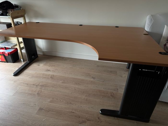 L-shaped office desk