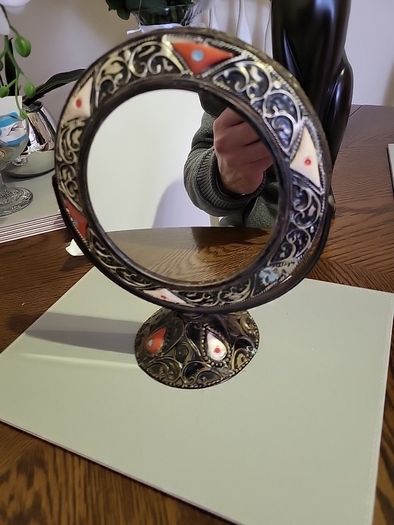 Vanity mirror