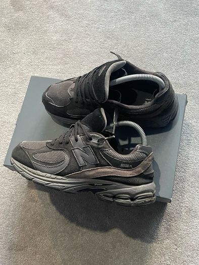 New balance 2002r