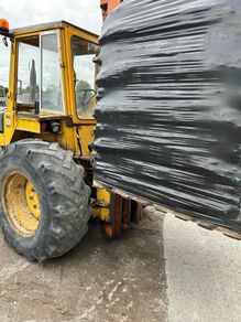 Rough terrain forklift