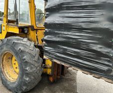 Rough terrain forklift