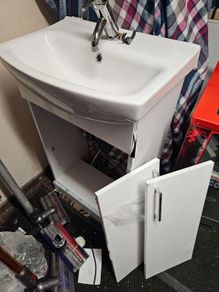 bathroom vanity unit sink