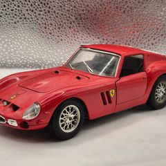Ferrari 250 GTO 1962 Burago 1:24 Scale Model Car Made in Italy