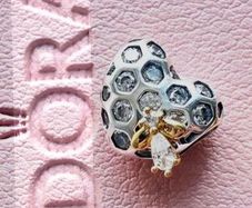 Pandora Bridgerton Honeycomb & Bee Heart Charm Brand New