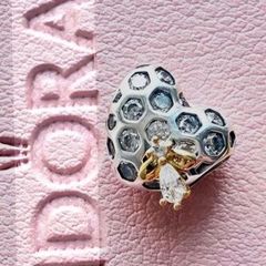 Pandora Bridgerton Honeycomb & Bee Heart Charm Brand New