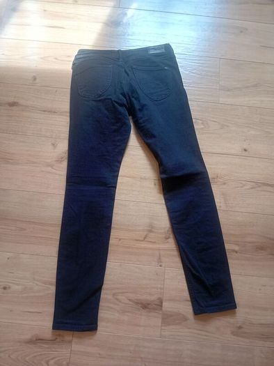 ladies jeans. Tommy Hilfiger size 28