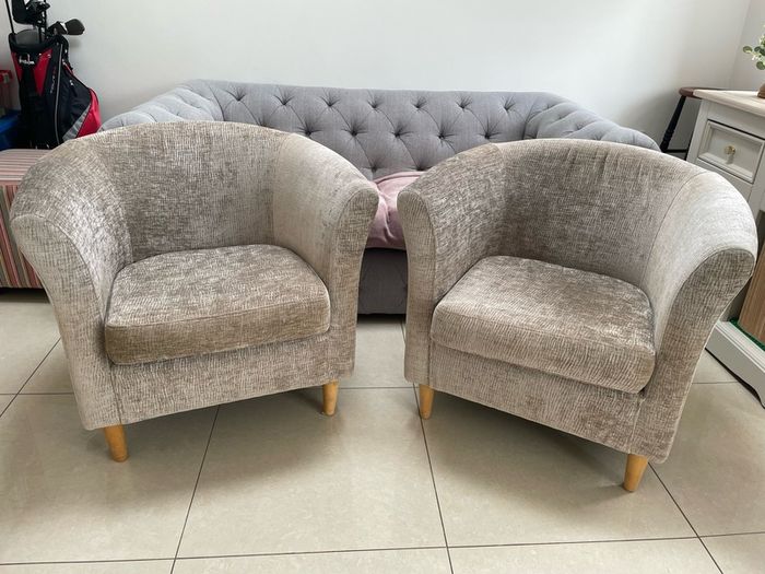Two tub chairs