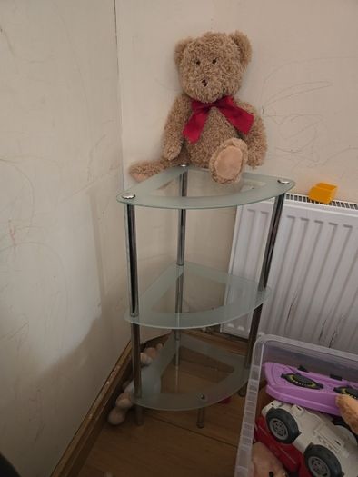 corner glass stand