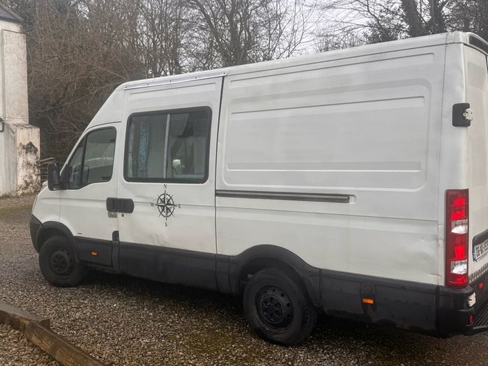 Camper Iveco Daily 2.3l  - Fully Off-Grid & Logbook Registered